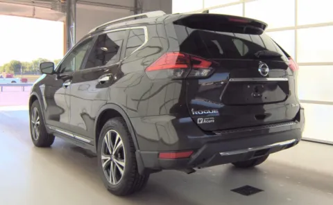 More photos of 2017 Nissan Rogue SL at Auto Boutique Ohio, OH