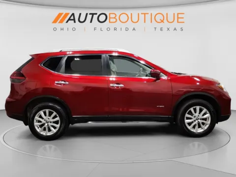 More photos of 2018 Nissan Rogue SV Hybrid at Auto Boutique Ohio, OH