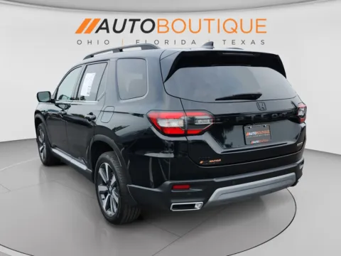 Another view of 2023 Honda Pilot Touring for sale in Columbus, OH at Auto Boutique Ohio