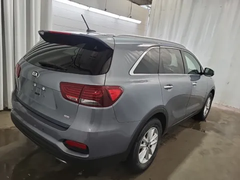 More photos of 2020 Kia Sorento LX at Auto Boutique Ohio, OH