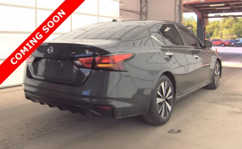 More photos of 2022 Nissan Altima 2.5 SV at Auto Boutique Ohio, OH