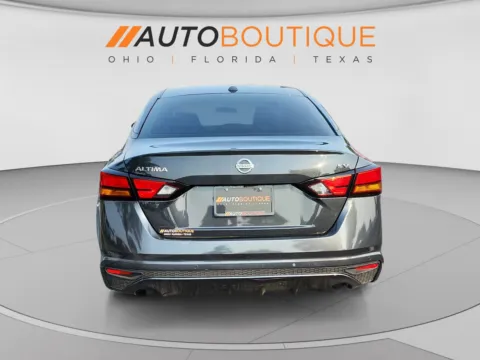 More photos of 2022 Nissan Altima 2.5 SV at Auto Boutique Ohio, OH