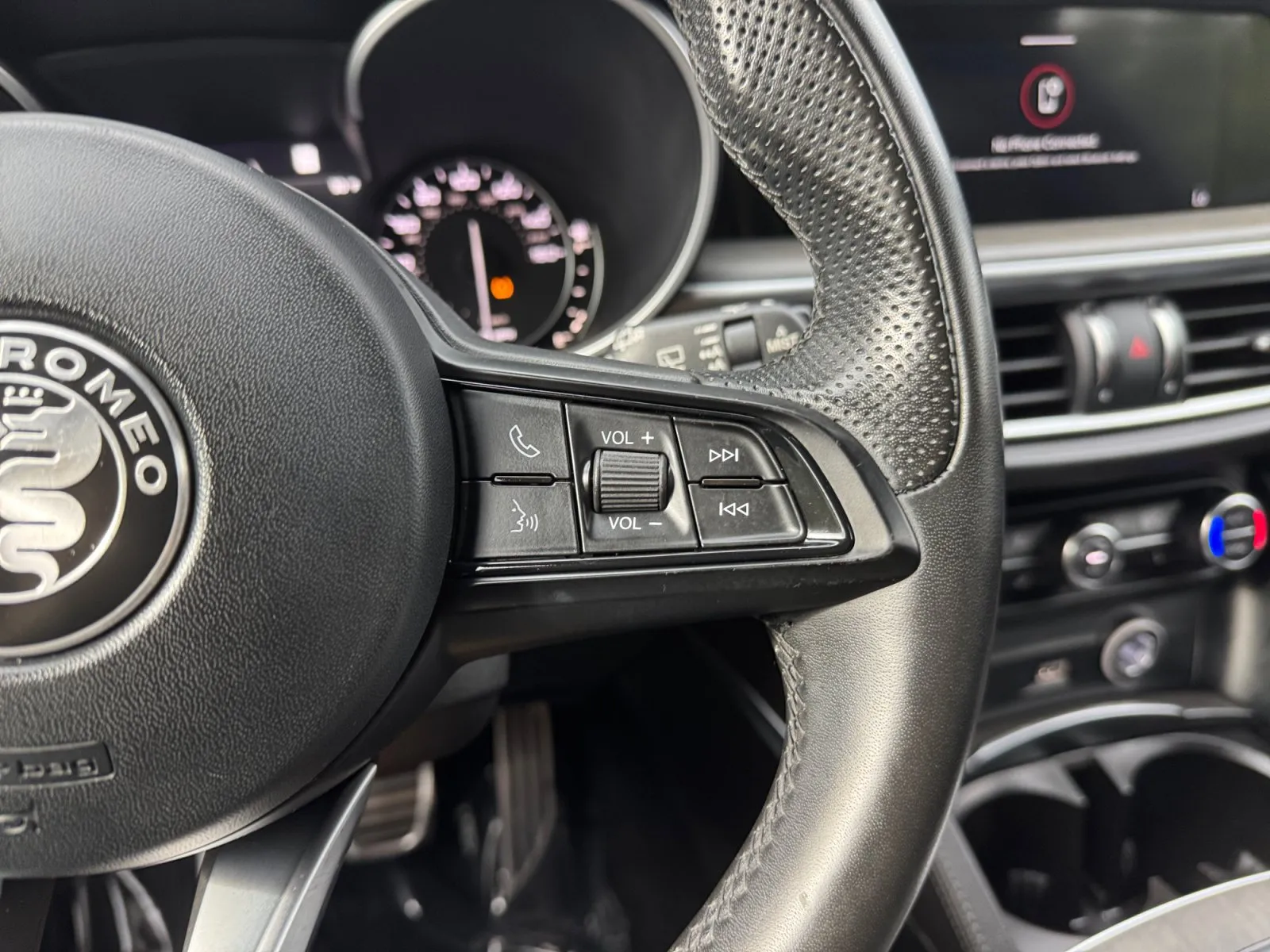 Alfa Romeo Stelvio photo 25
