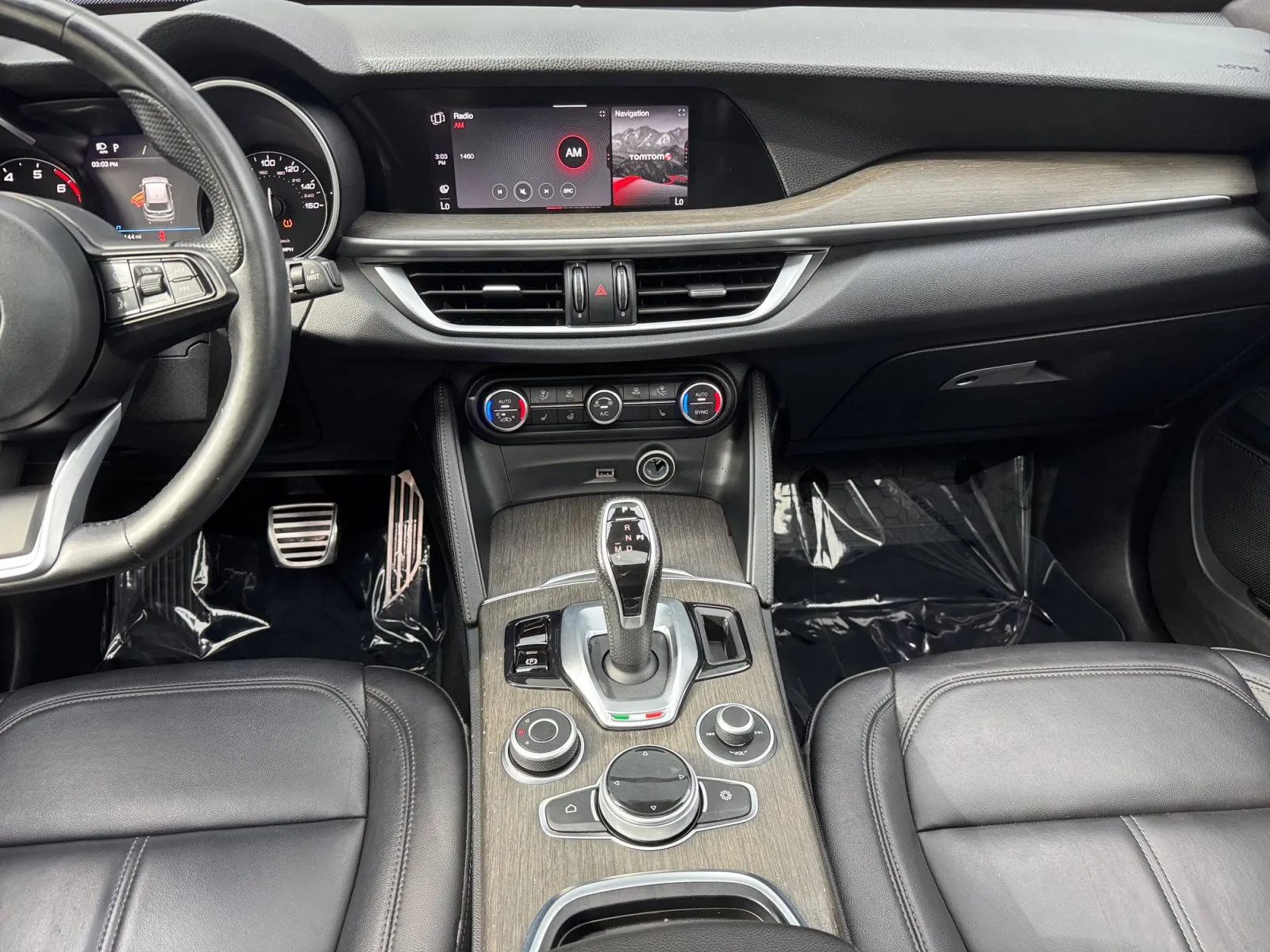 Alfa Romeo Stelvio photo 11