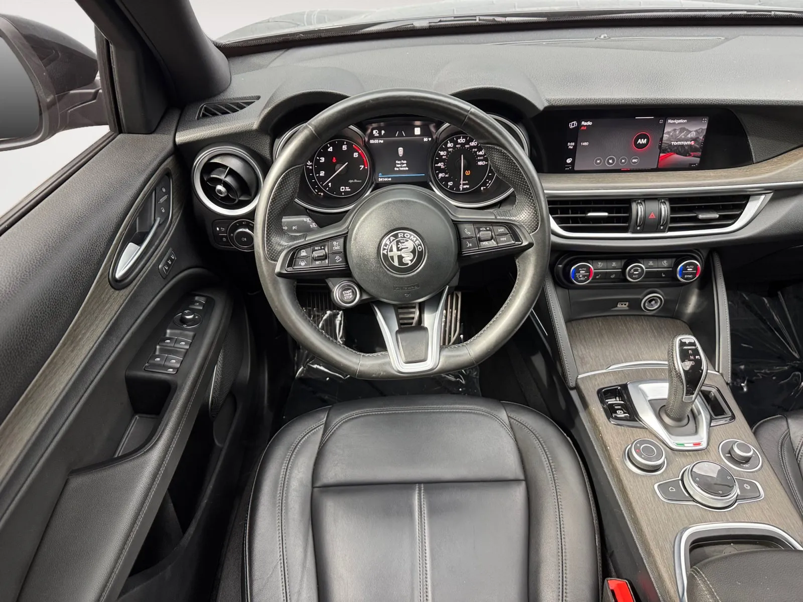 Alfa Romeo Stelvio photo 10