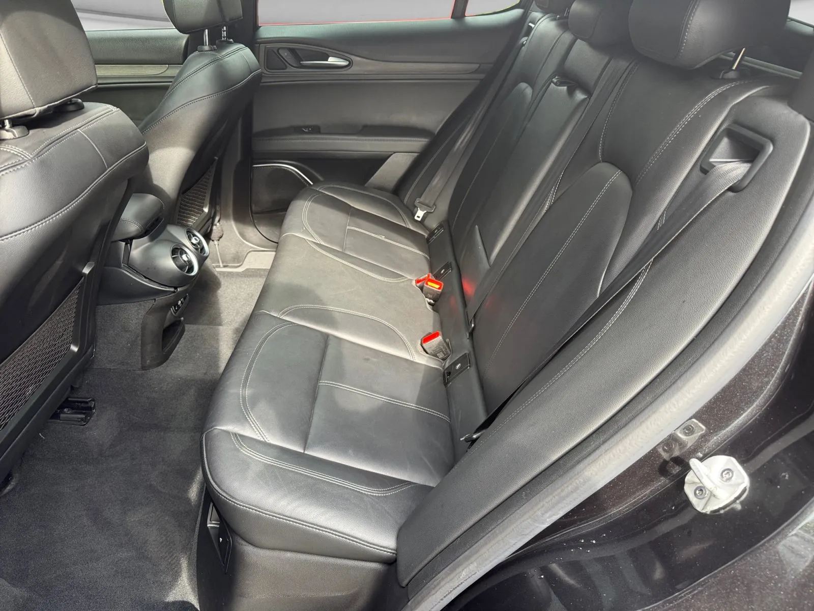 Alfa Romeo Stelvio photo 14