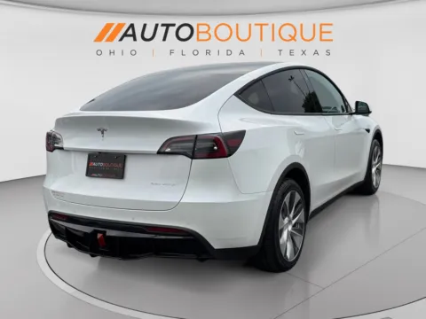 More photos of 2021 Tesla Model Y Long Range at Auto Boutique Ohio, OH