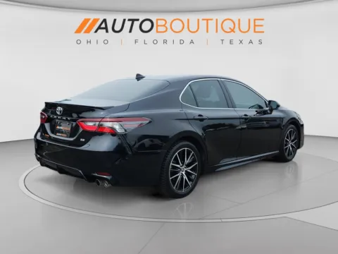 More photos of 2022 Toyota Camry SE at Auto Boutique Ohio, OH