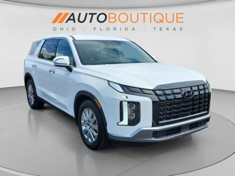 More photos of 2023 Hyundai Palisade SE at Auto Boutique Ohio, OH