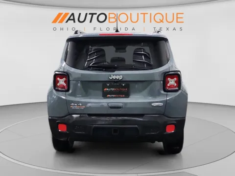 More photos of 2018 Jeep Renegade Latitude at Auto Boutique Ohio, OH