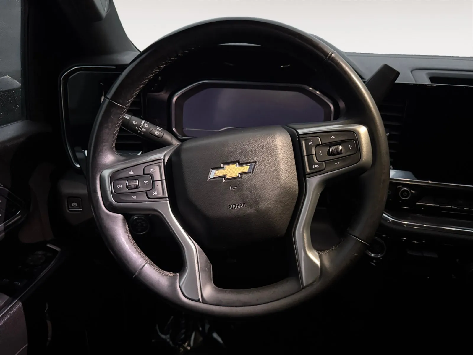Chevrolet Silverado photo 12