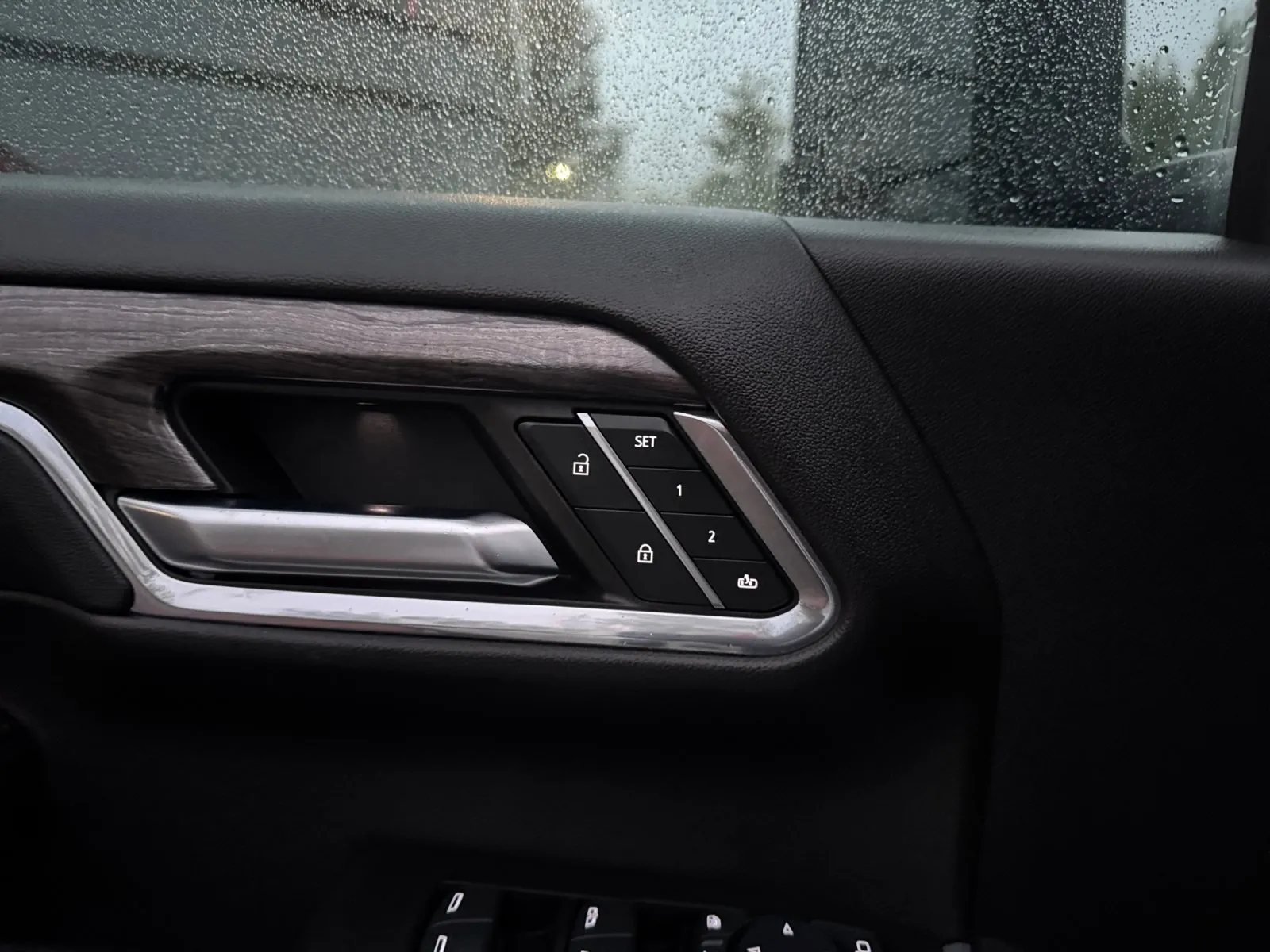Chevrolet Silverado photo 16