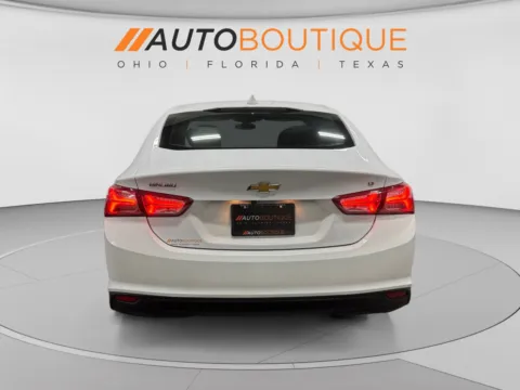 More photos of 2022 Chevrolet Malibu LT at Auto Boutique Ohio, OH