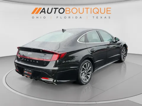 More photos of 2022 Hyundai Sonata Limited at Auto Boutique Ohio, OH