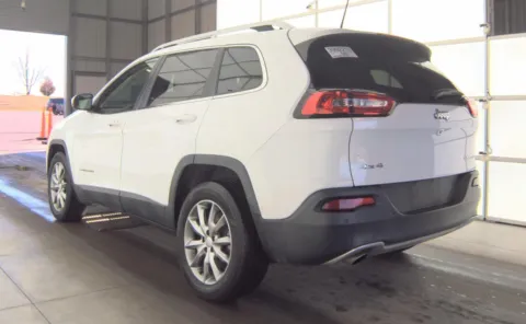 More photos of 2018 Jeep Cherokee Limited at Auto Boutique Ohio, OH