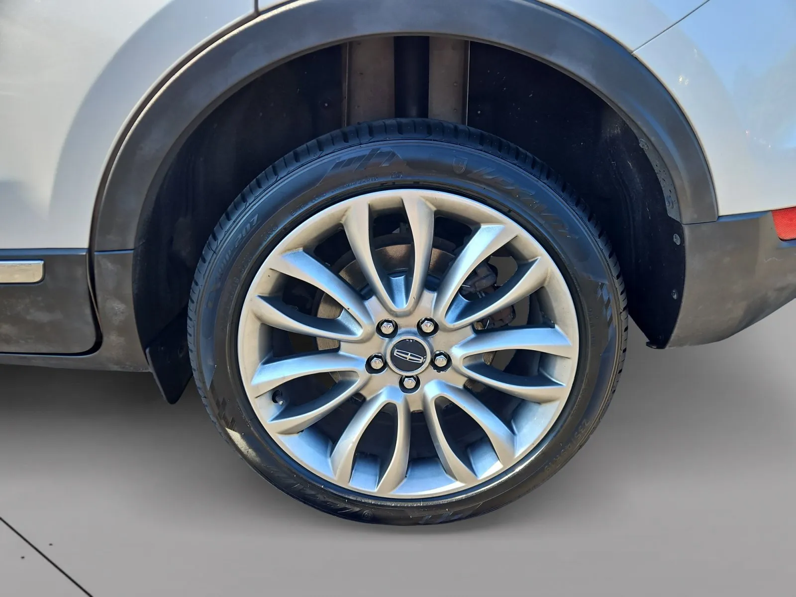 Lincoln MKC photo 15