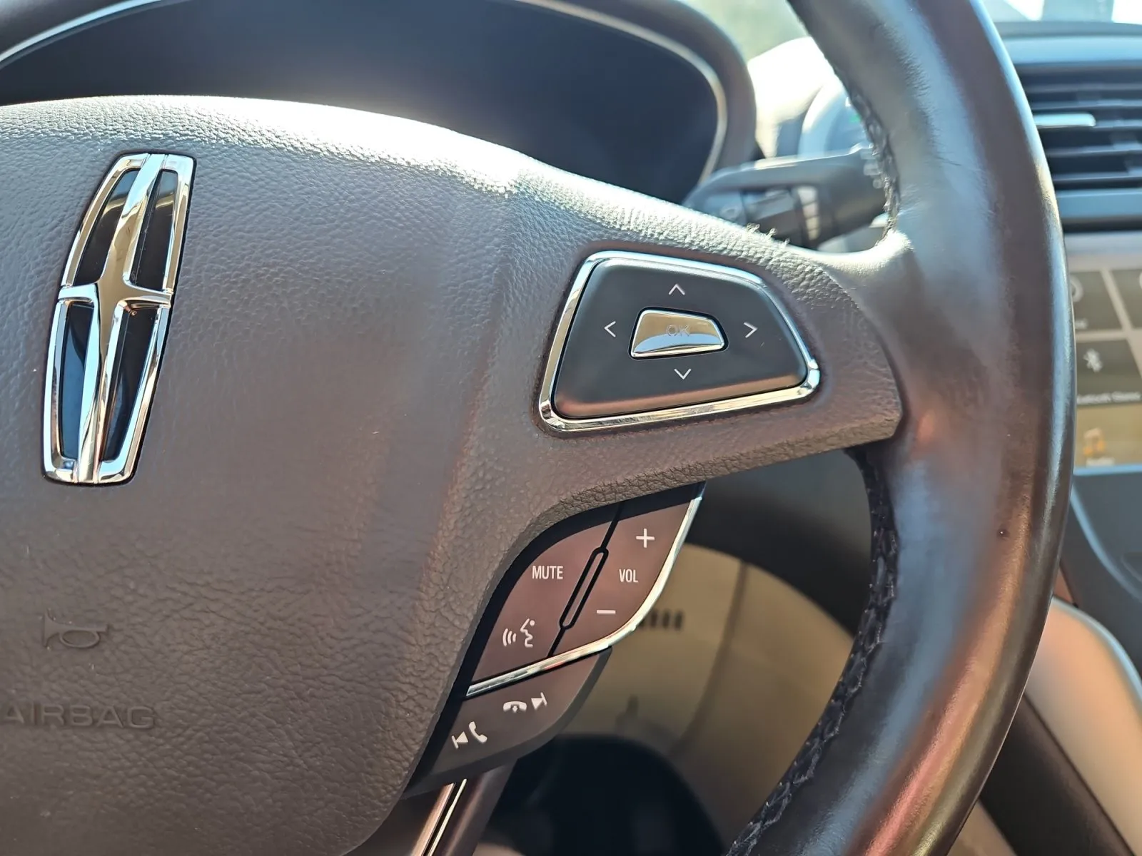 Lincoln MKC photo 27