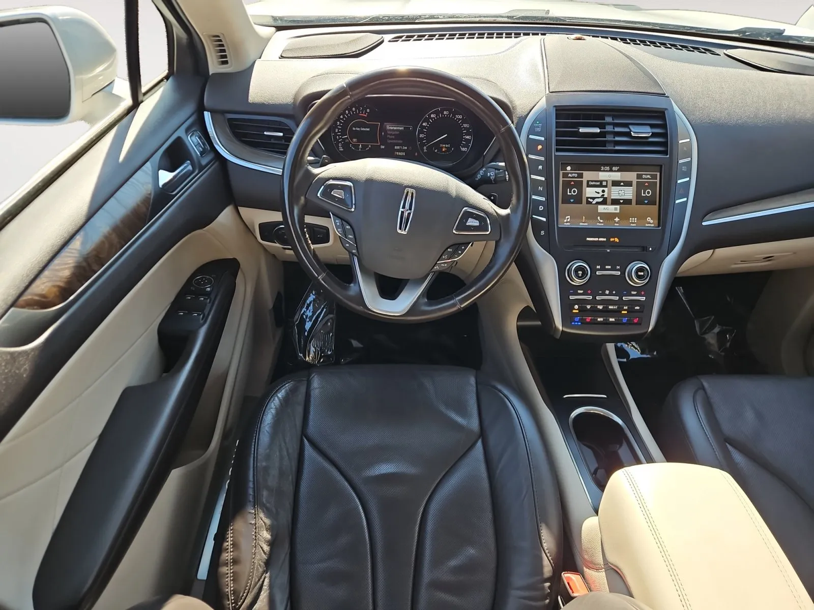 Lincoln MKC photo 10