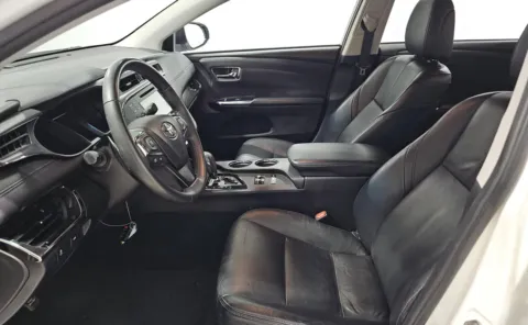 More photos of 2018 Toyota Avalon XLE at Auto Boutique Ohio, OH