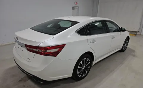 Another view of 2018 Toyota Avalon XLE for sale in Columbus, OH at Auto Boutique Ohio