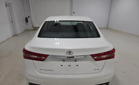 More photos of 2018 Toyota Avalon XLE at Auto Boutique Ohio, OH