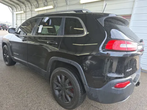 More photos of 2017 Jeep Cherokee Limited at Auto Boutique Ohio, OH