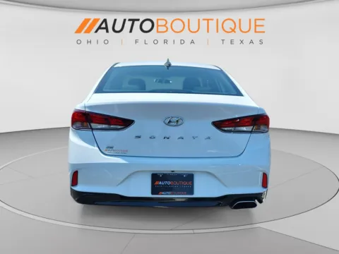 More photos of 2019 Hyundai Sonata SE at Auto Boutique Ohio, OH