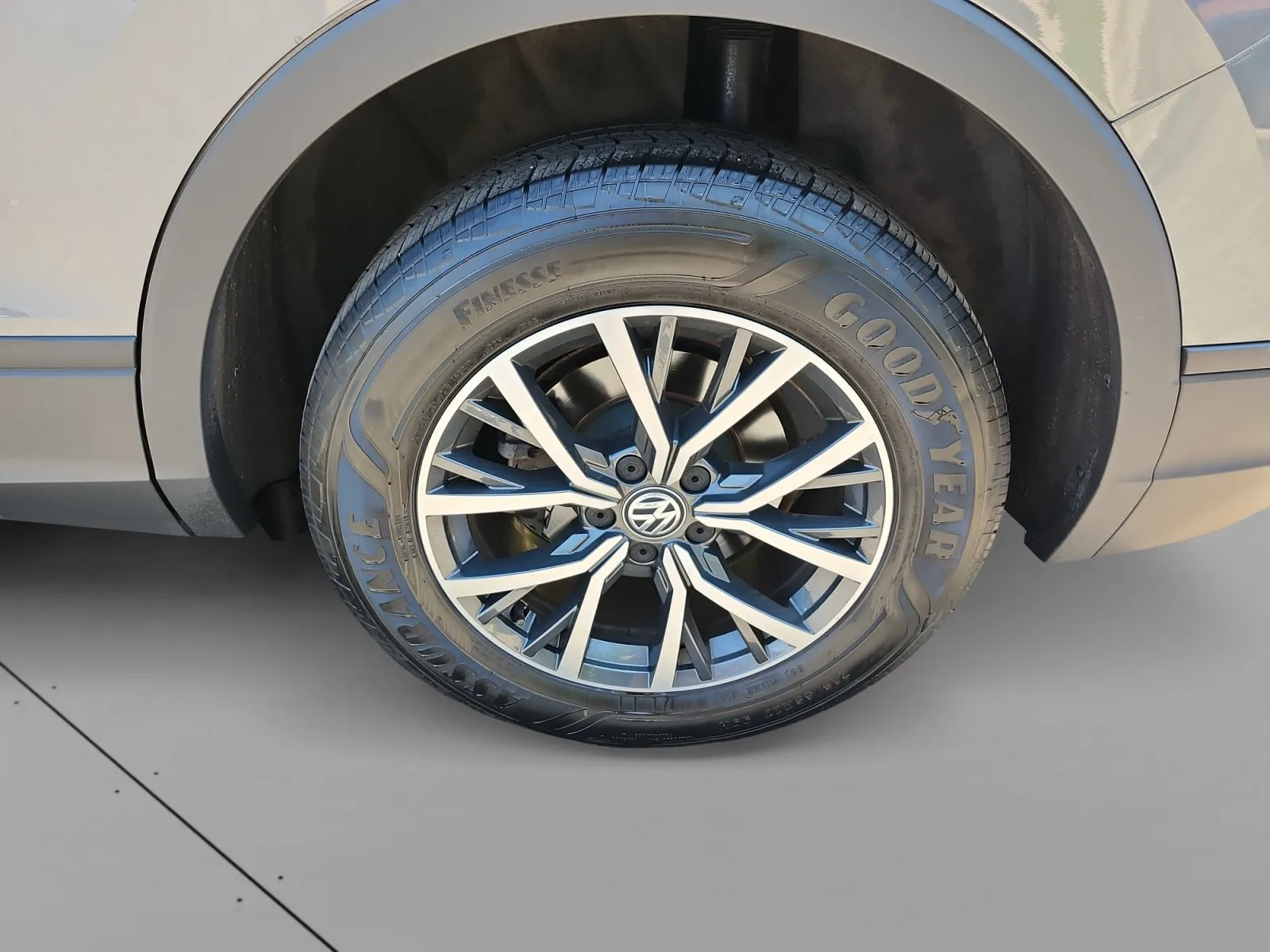 Volkswagen Tiguan photo 14