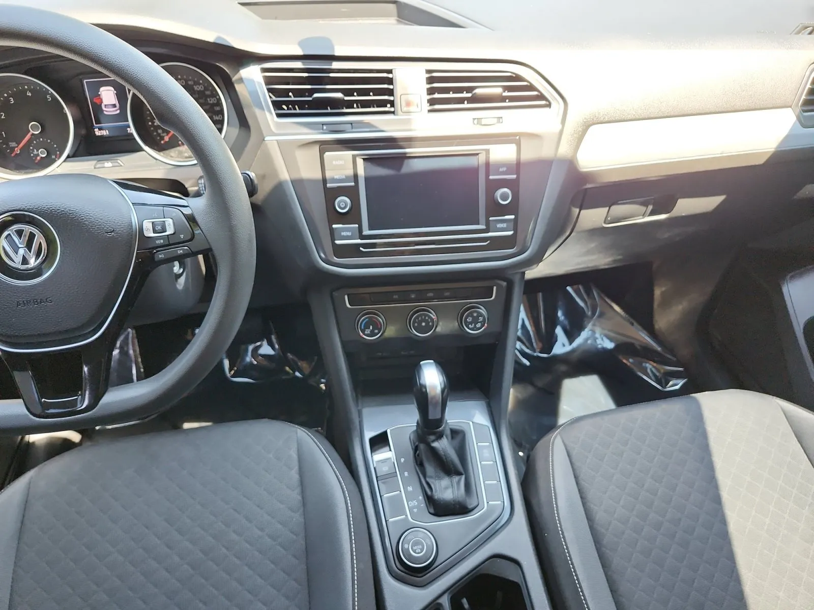 Volkswagen Tiguan photo 11