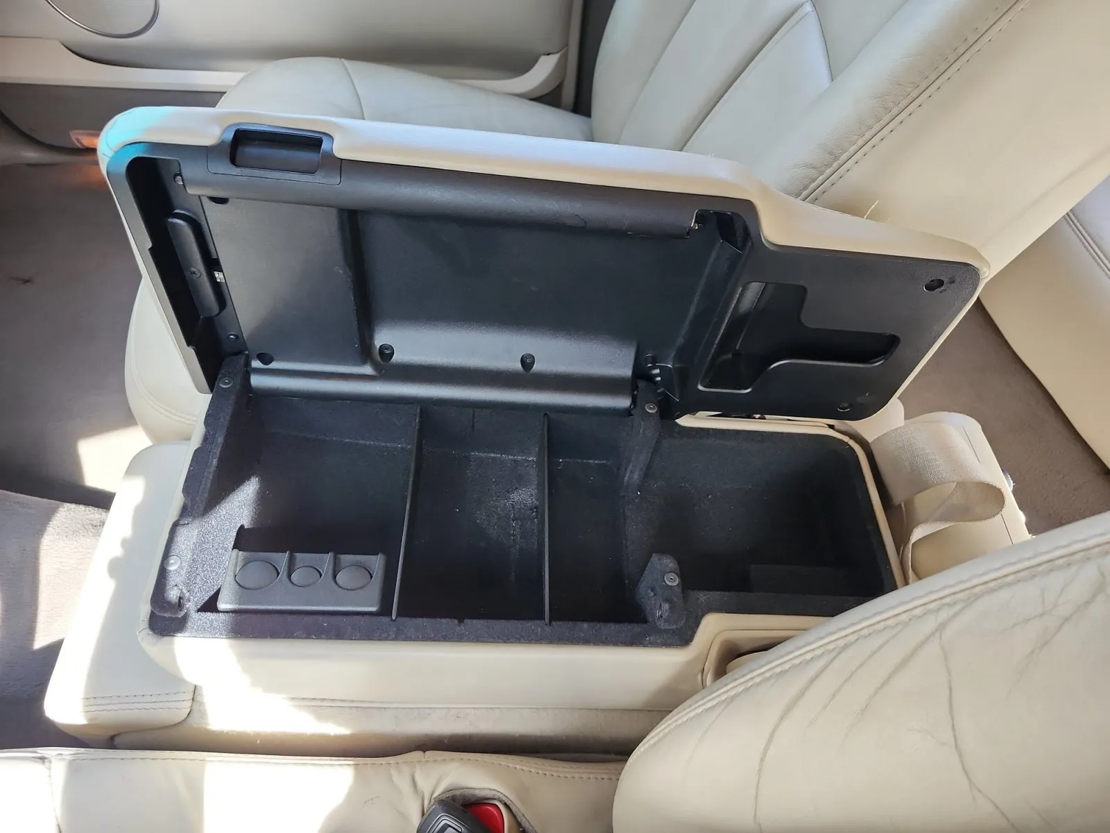 Lincoln Town Car photo 18