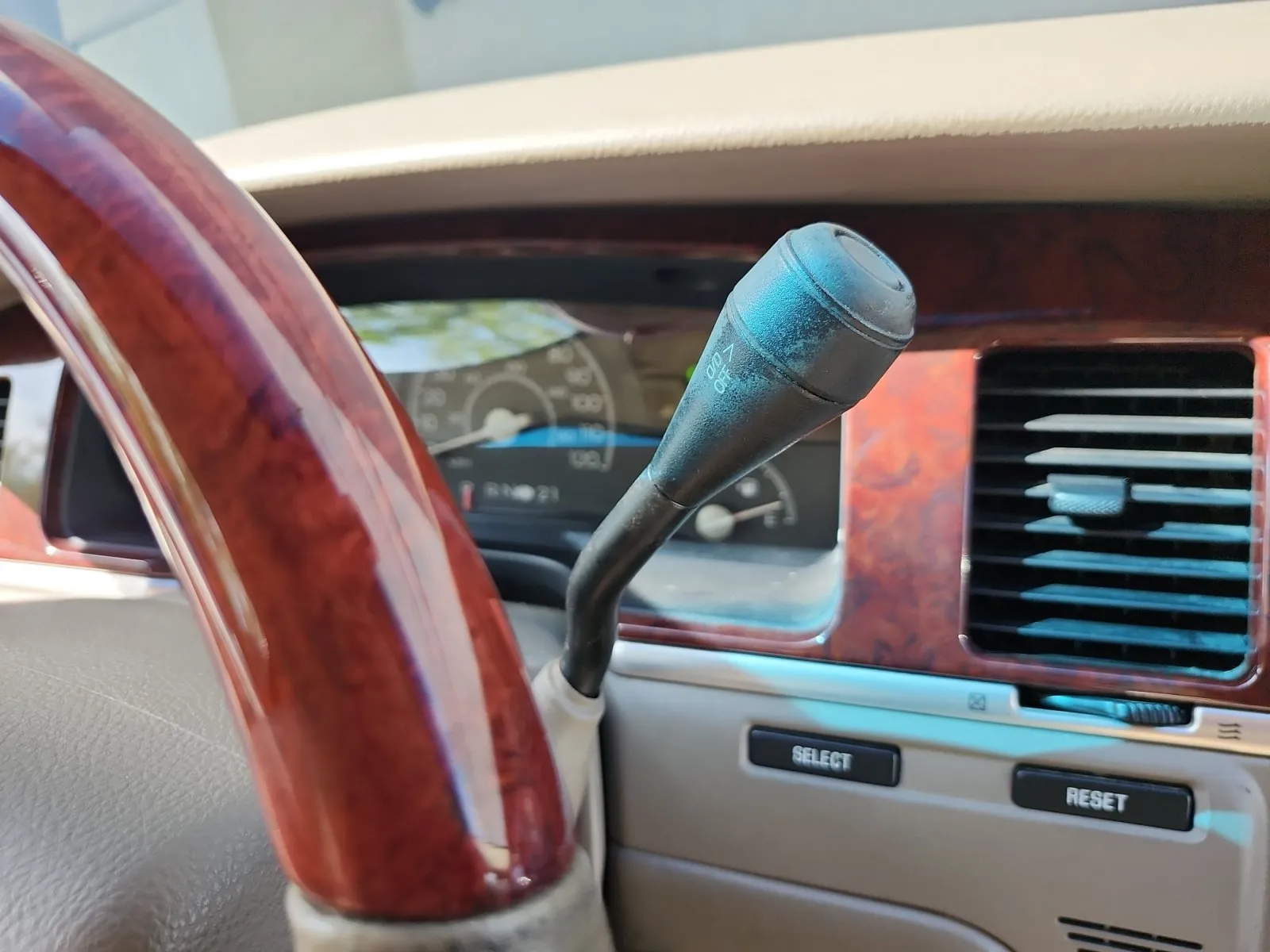 Lincoln Town Car photo 20