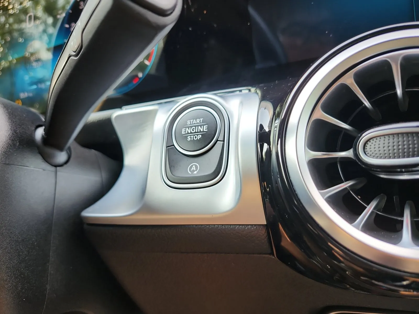 Mercedes-Benz GLB photo 19