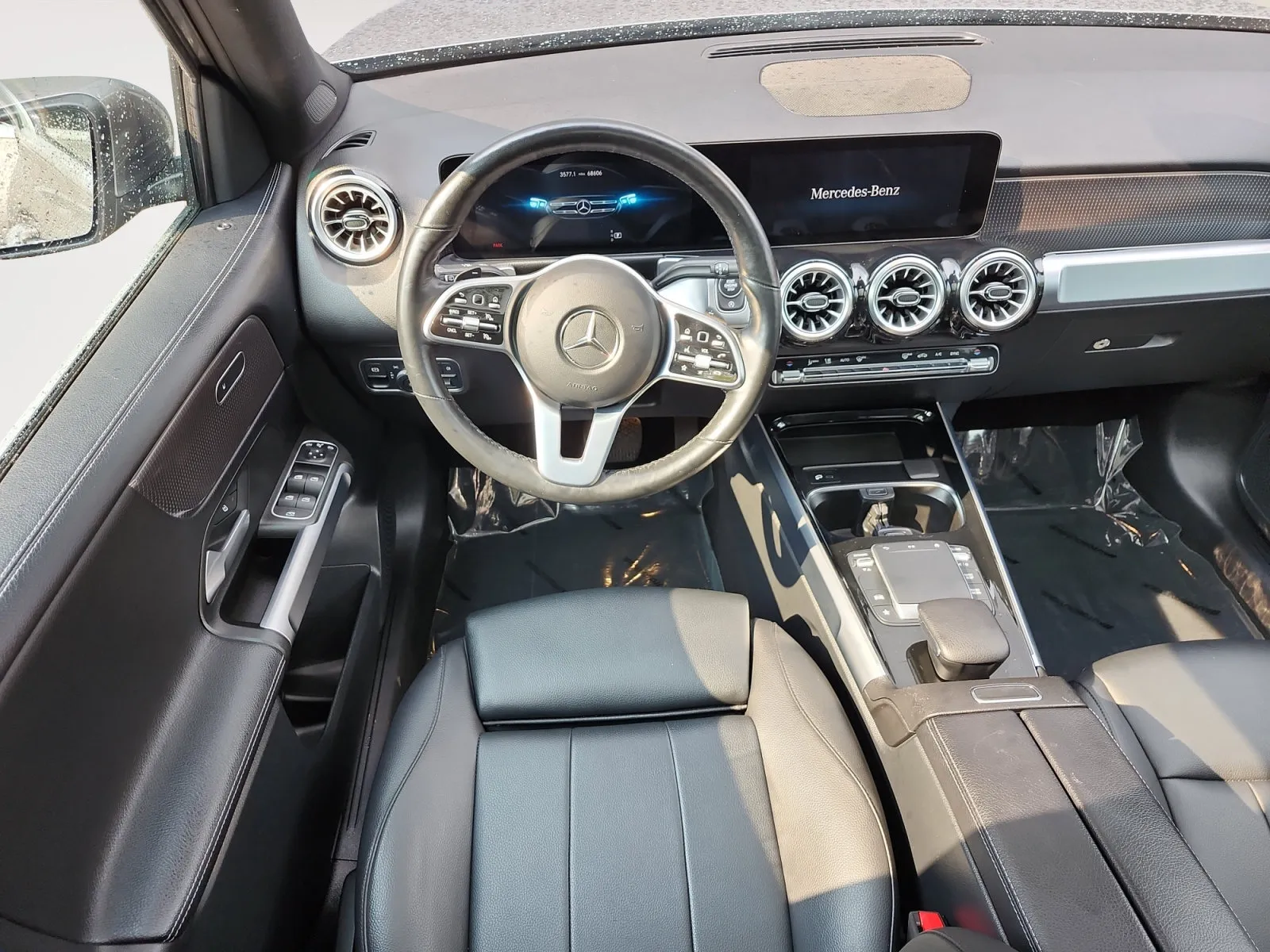 Mercedes-Benz GLB photo 10