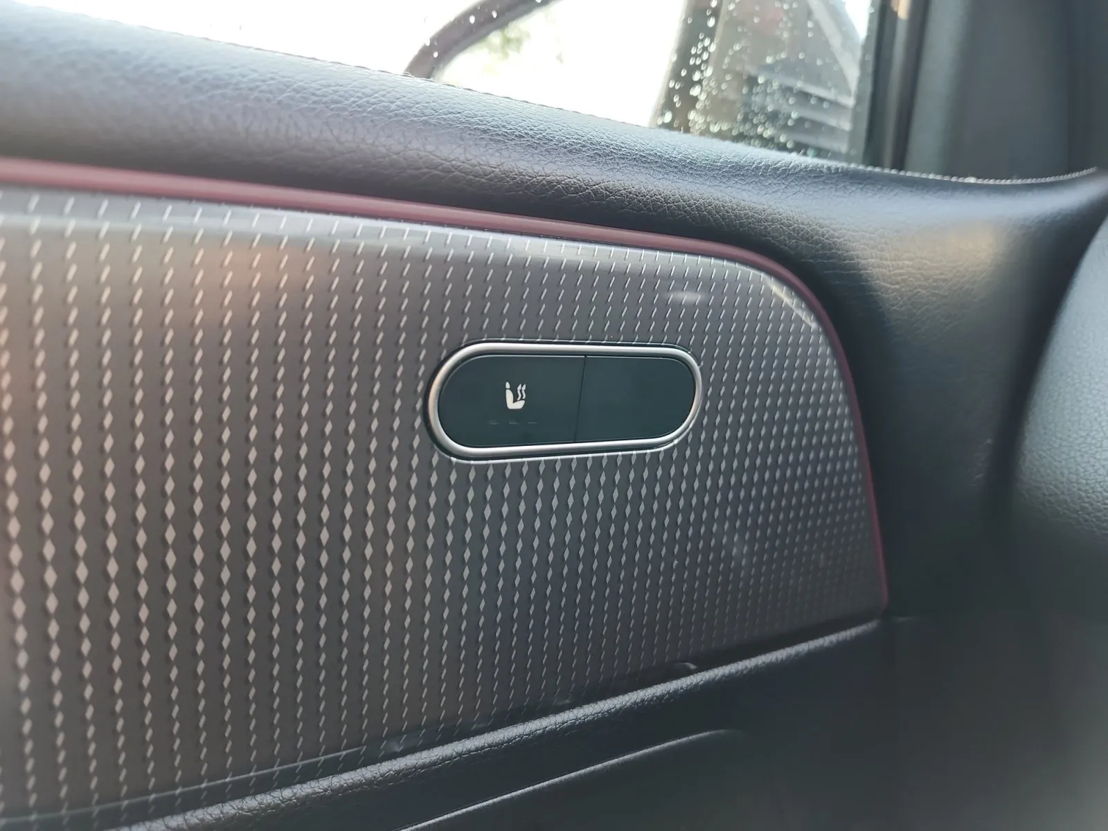 Mercedes-Benz GLB photo 24