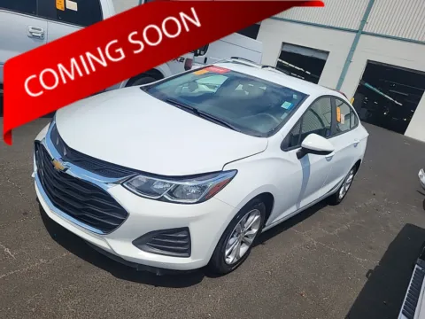 White 2019 Chevrolet Cruze LS for sale in Columbus, OH