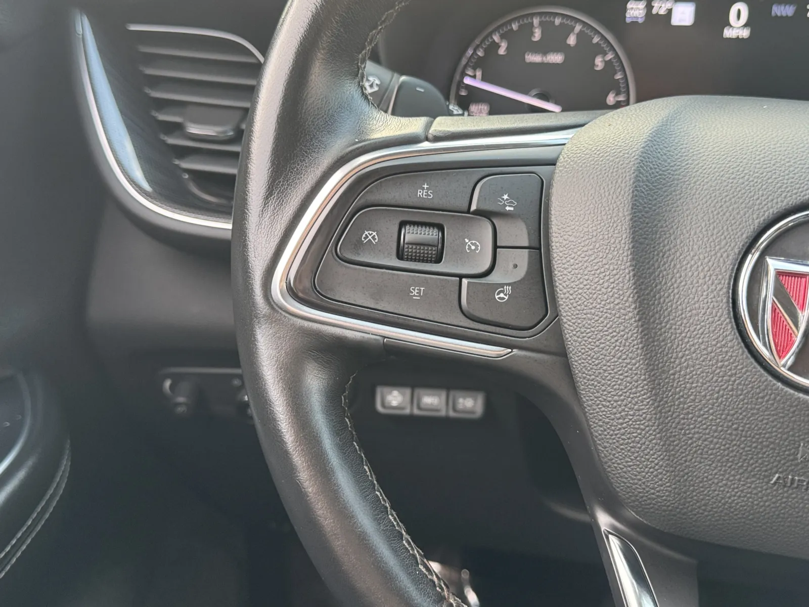 Buick Envision photo 23