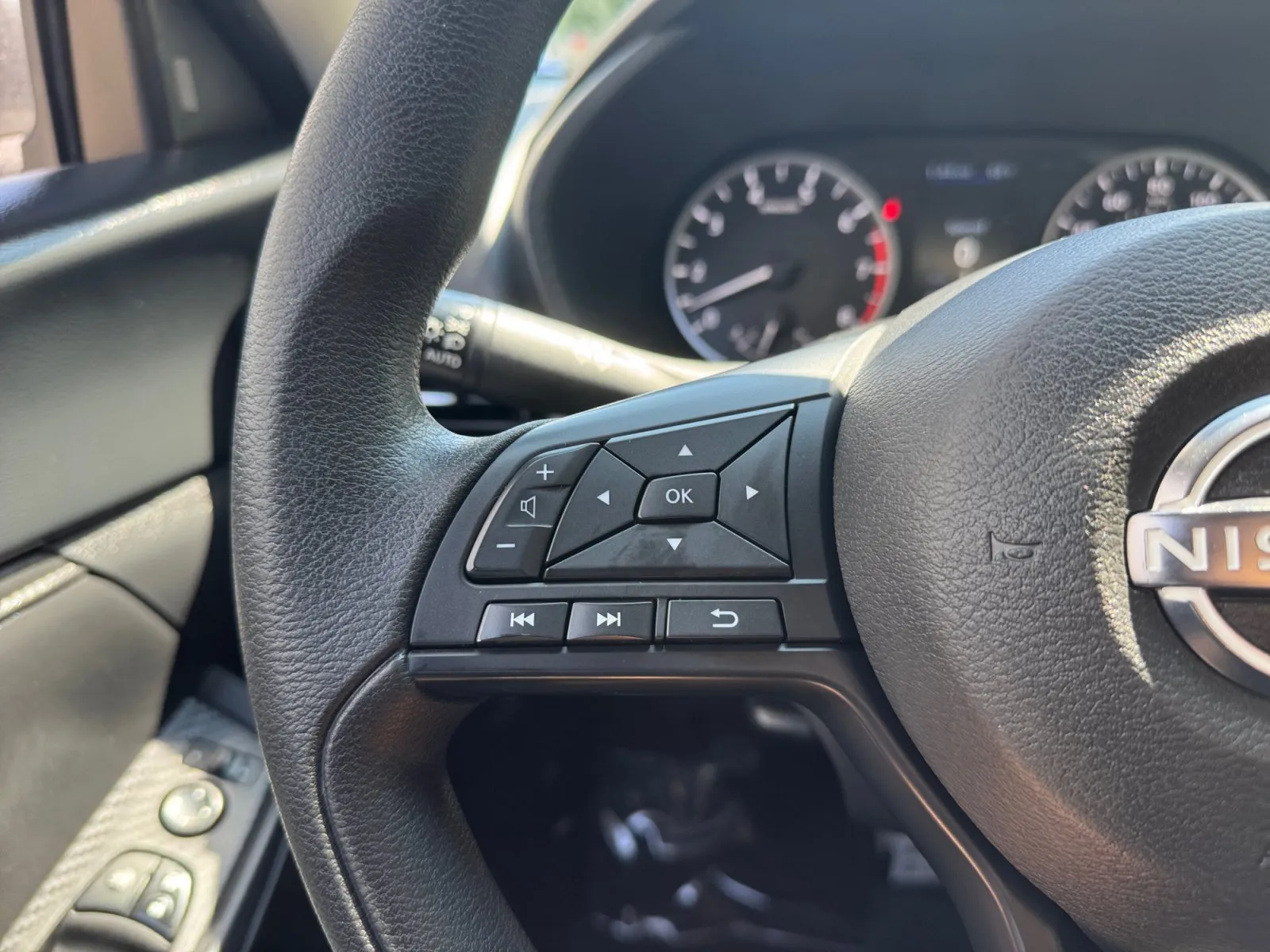 Nissan Sentra photo 22