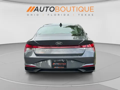 More photos of 2023 Hyundai Elantra SEL at Auto Boutique Ohio, OH