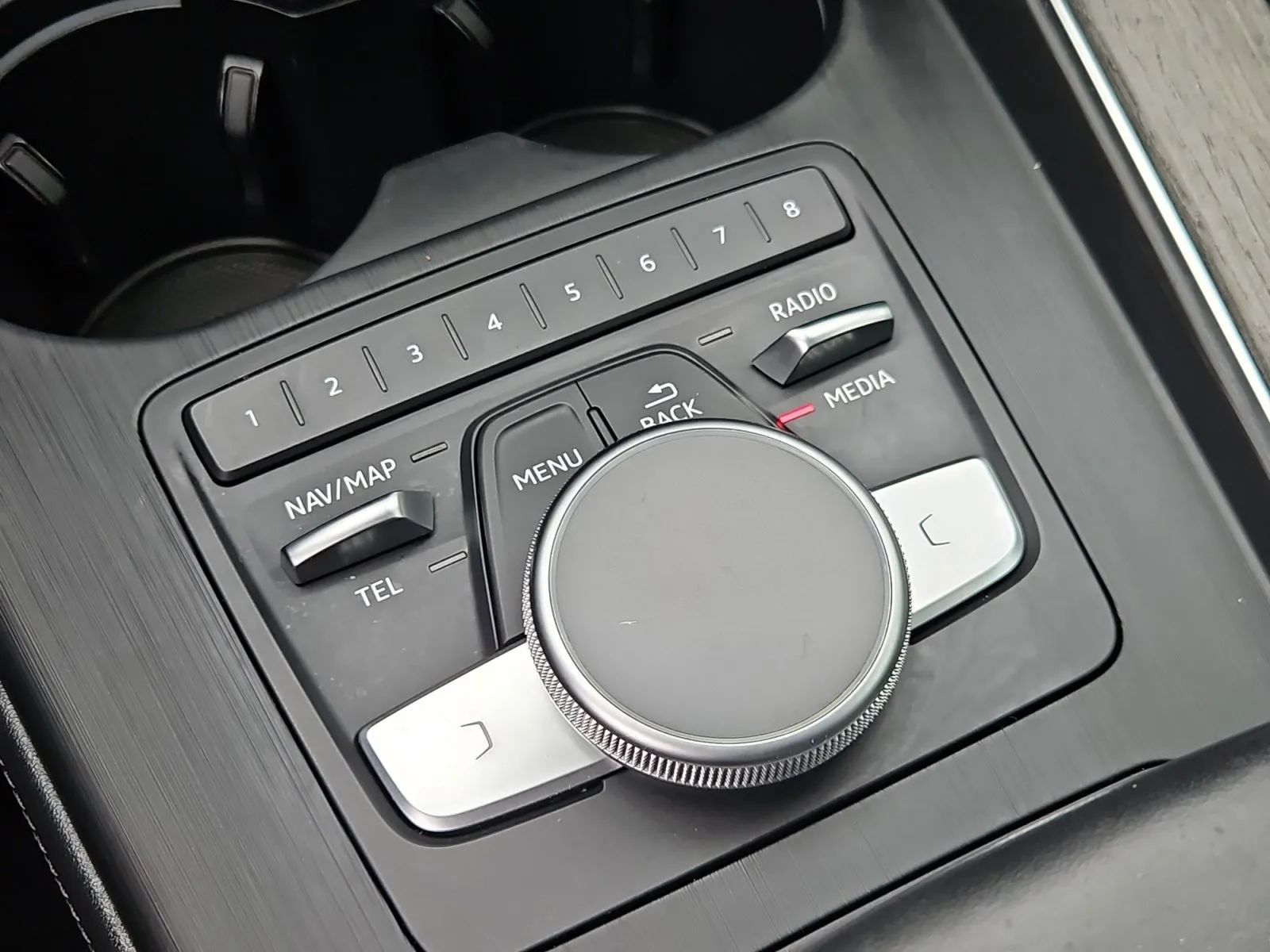Audi A4 allroad photo 26