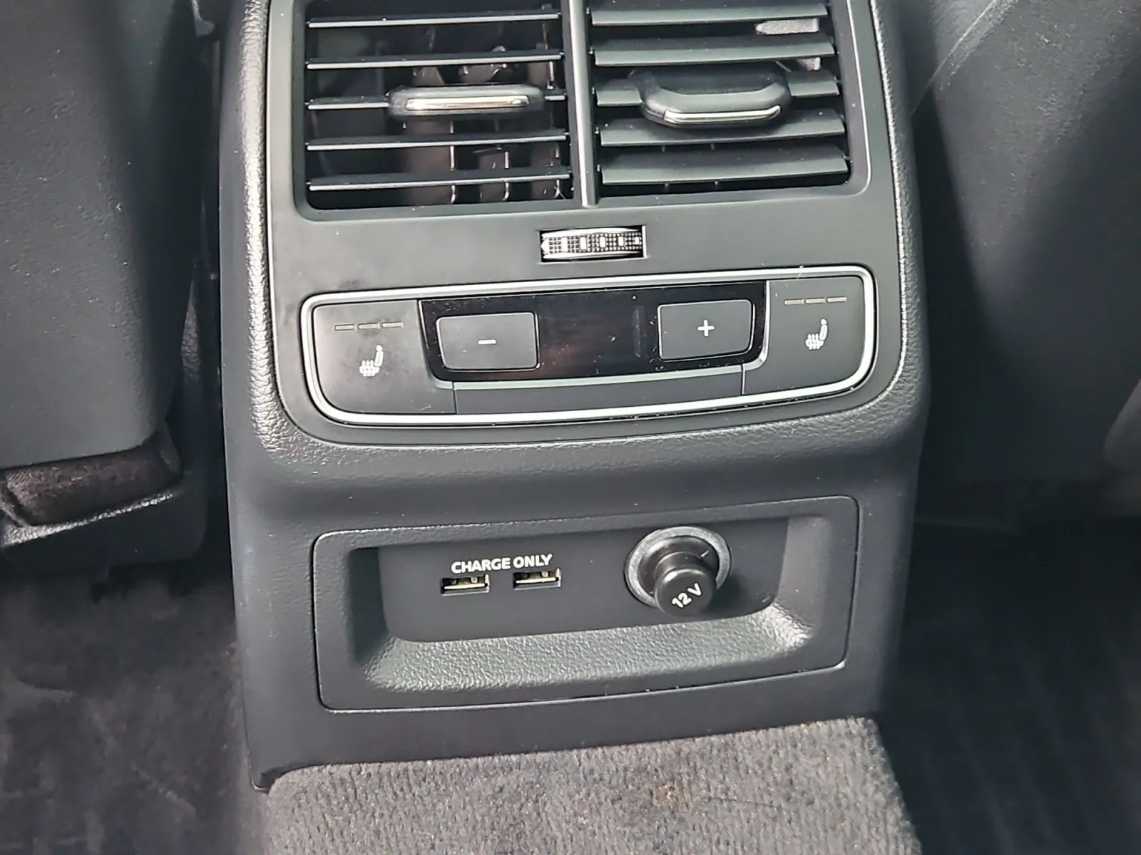 Audi A4 allroad photo 13