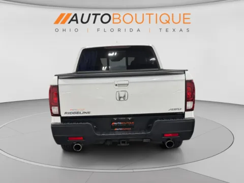 More photos of 2021 Honda Ridgeline RTL at Auto Boutique Ohio, OH