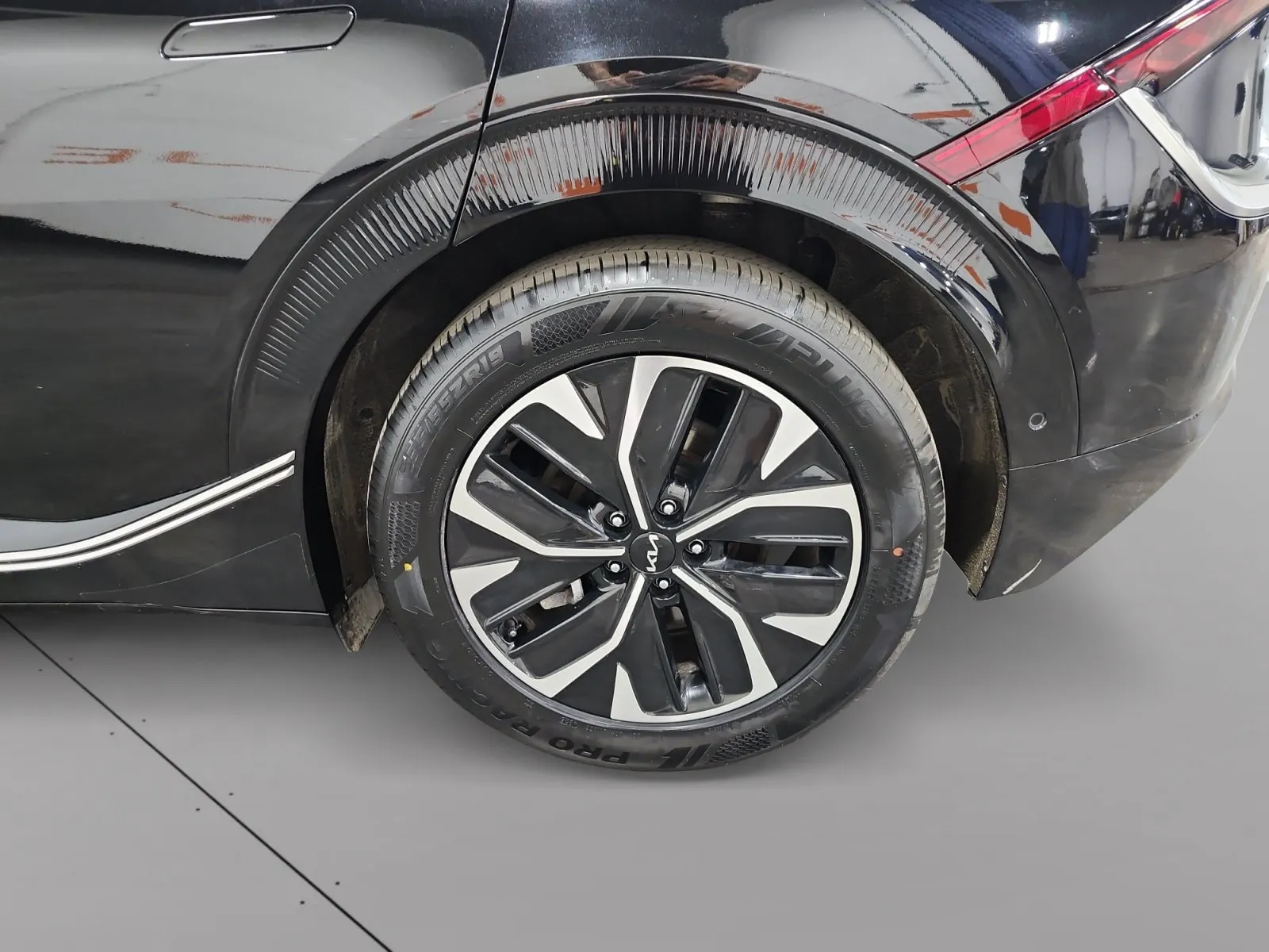 Kia EV6 photo 14