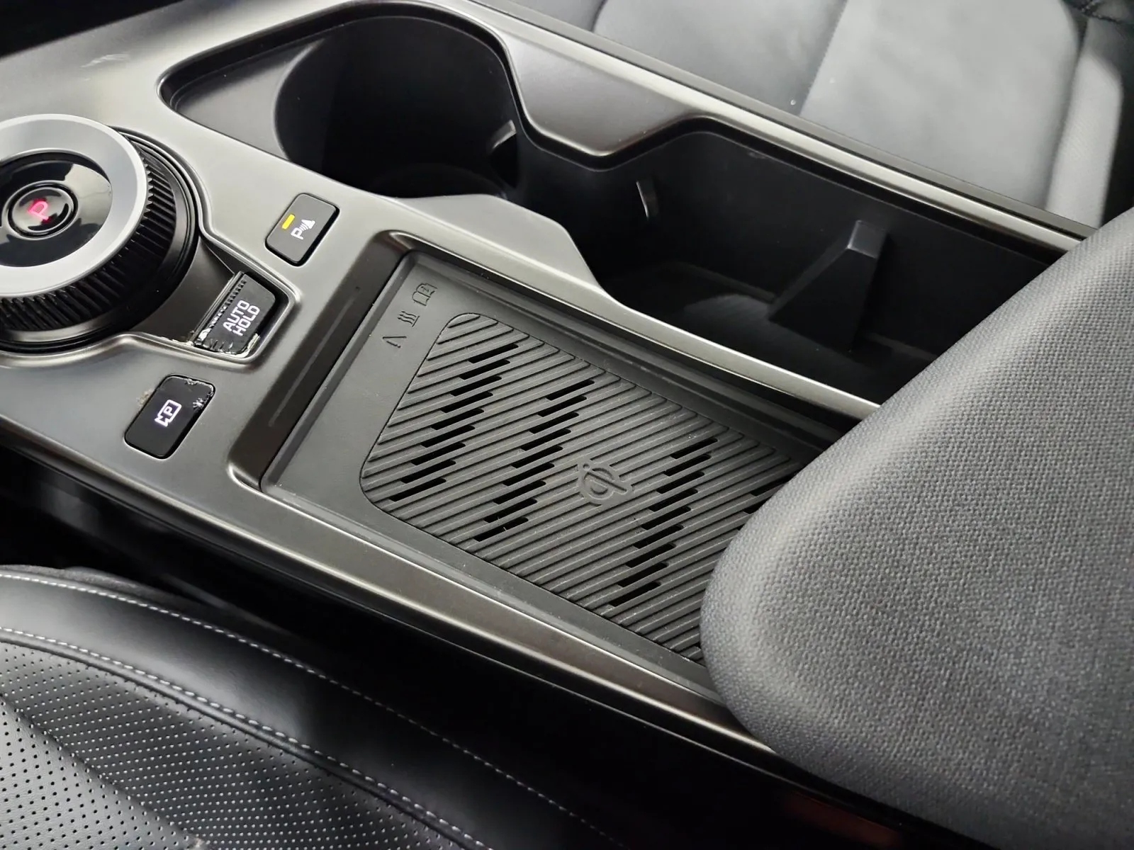 Kia EV6 photo 23