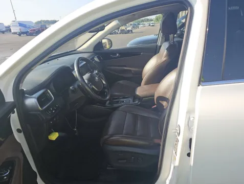 More photos of 2019 Kia Sorento SX V6 at Auto Boutique Ohio, OH