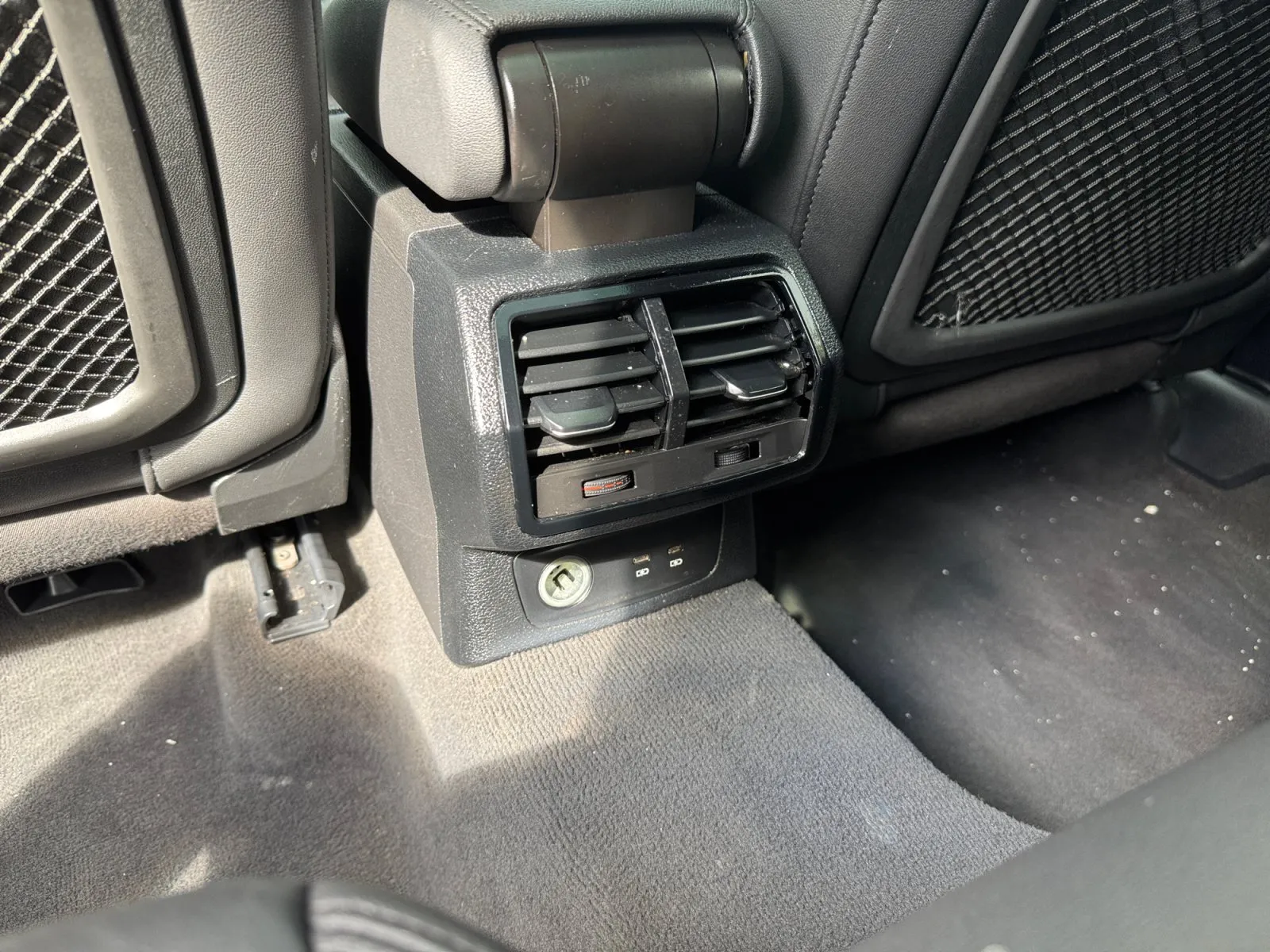 Audi Q3 photo 13