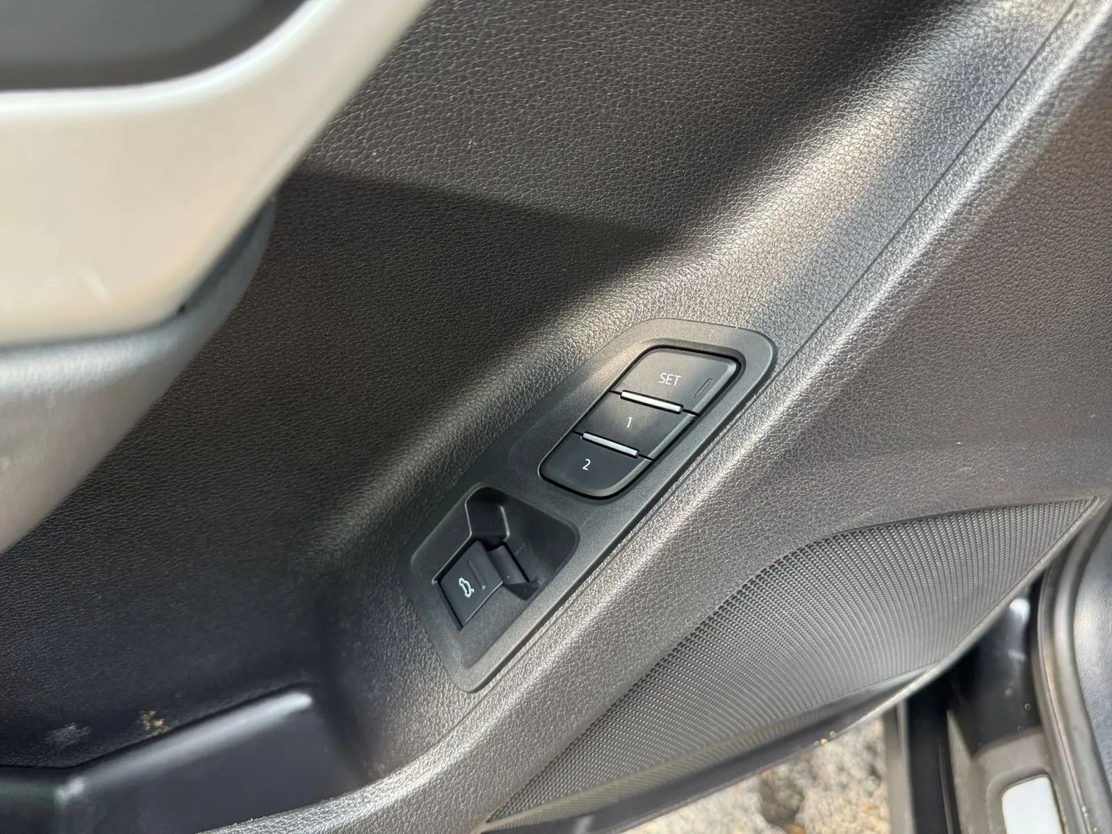Audi Q3 photo 16