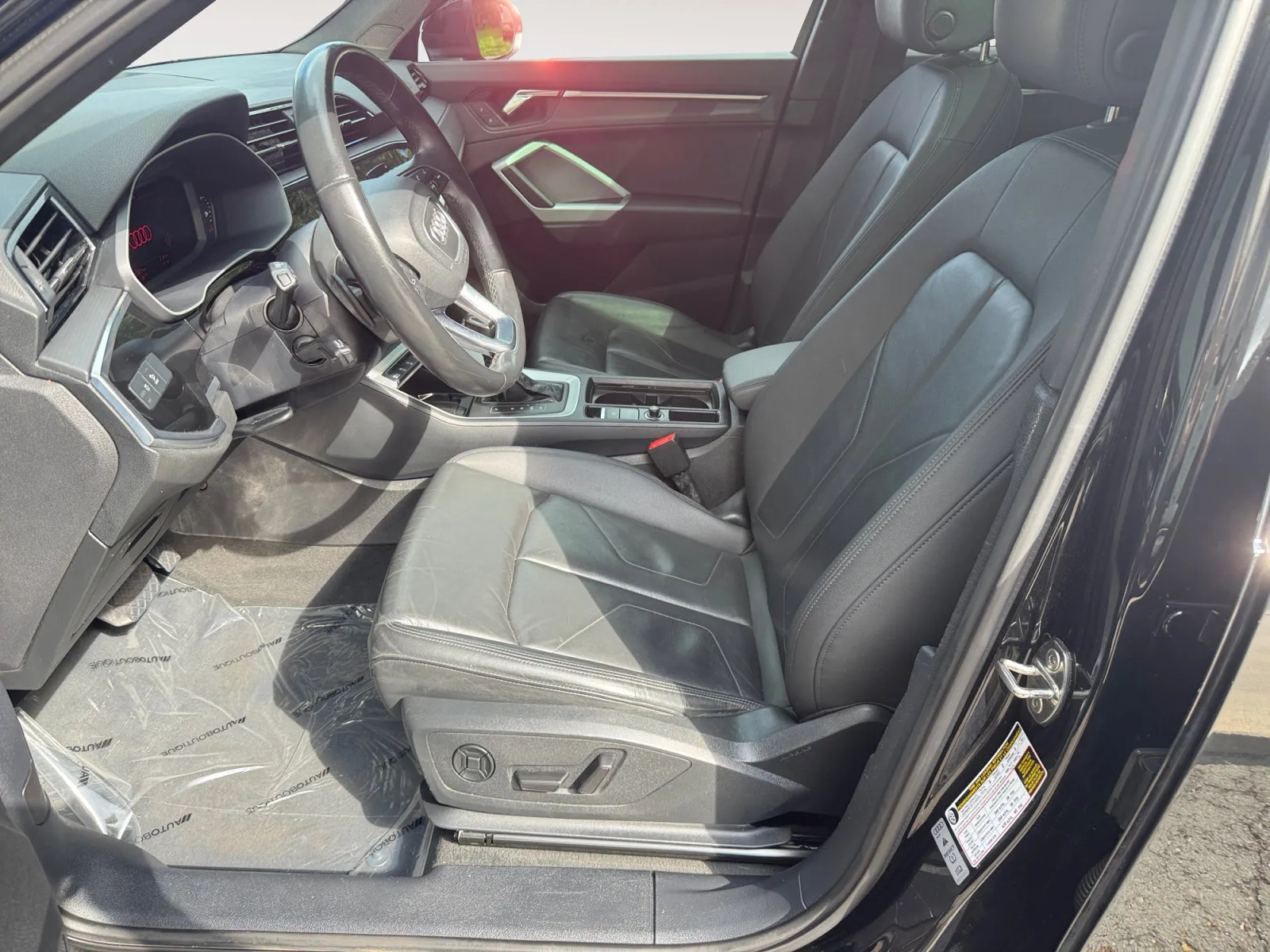 Audi Q3 photo 9
