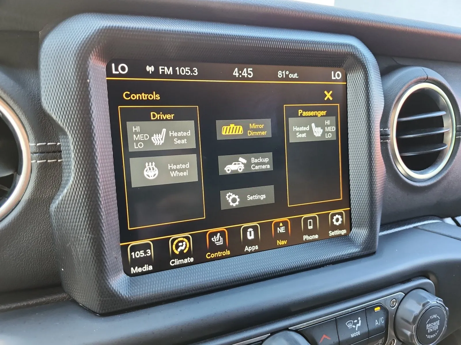 Jeep Wrangler photo 20