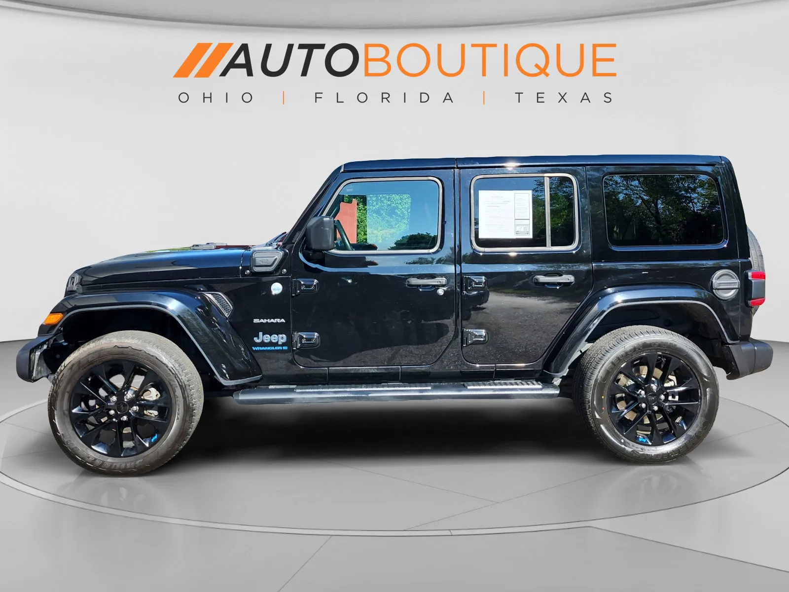 Jeep Wrangler photo 2