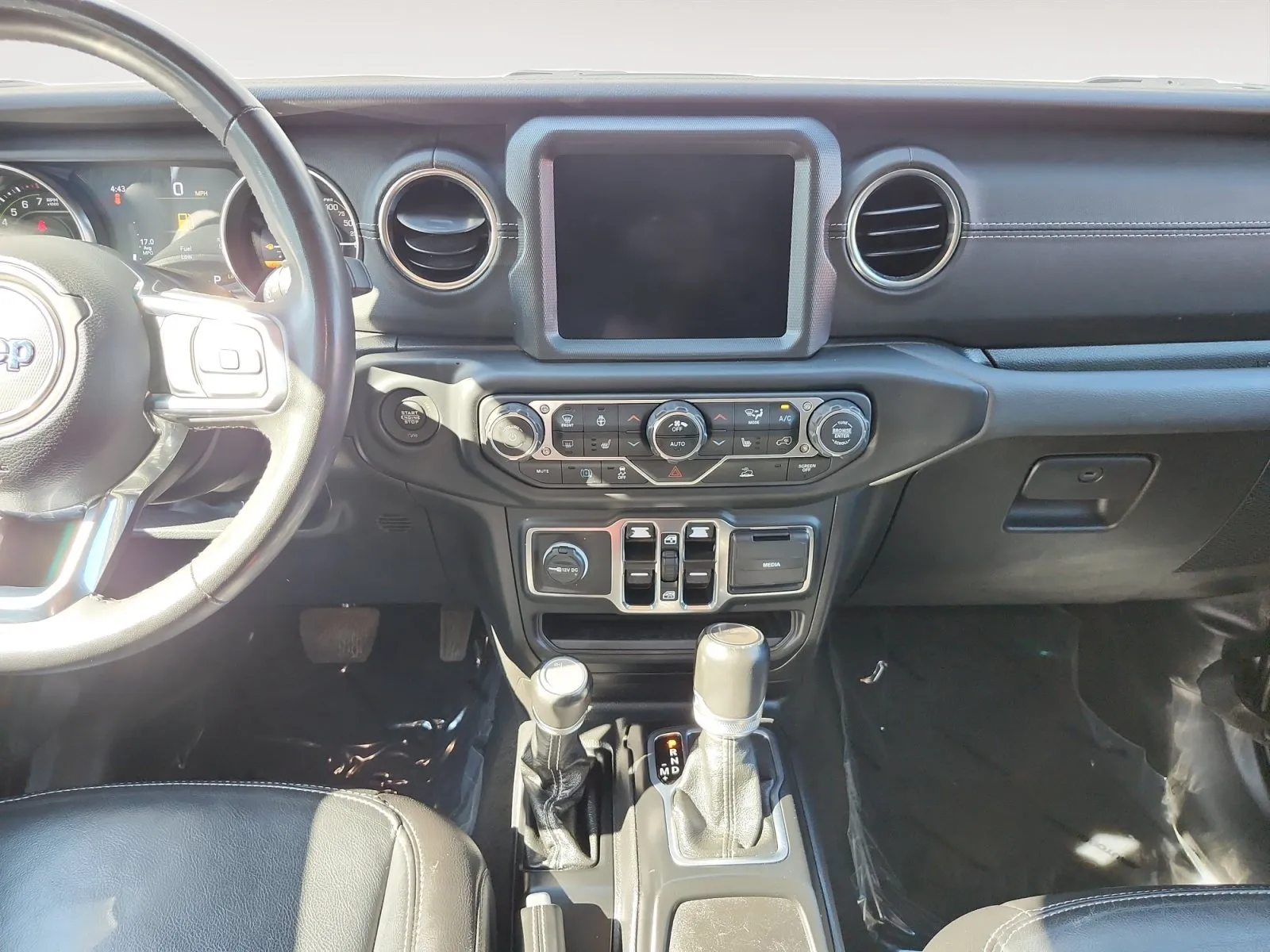 Jeep Wrangler photo 11